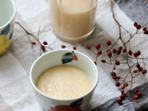 ブレンダーで、簡単!甘酒と生姜のスムージー